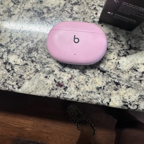 Beats - Picture 2 of 3